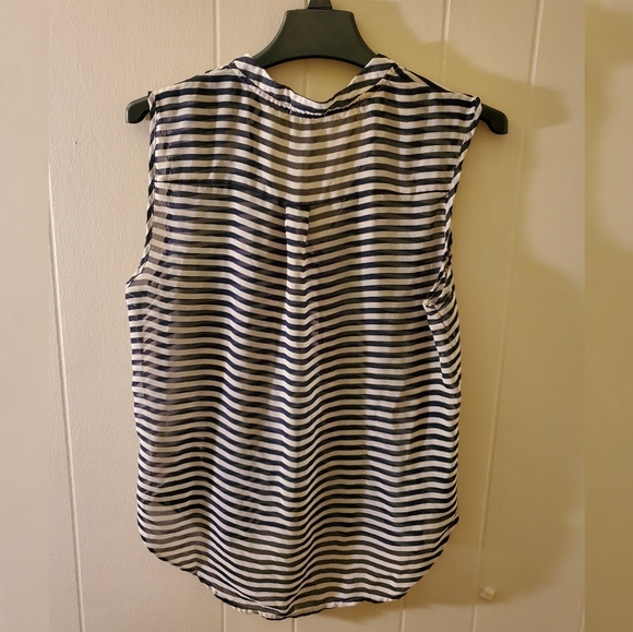 💝 5/$20 Cute One Clothing Stripe Shirt 👕 - Picture 2 of 3